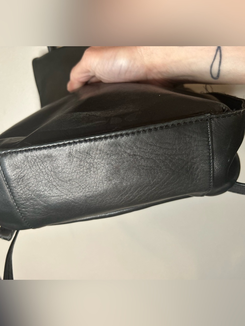 Leather backpack - Picture 9 of 16